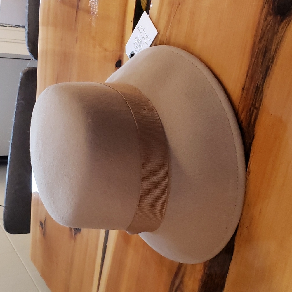 Tirabasso 60s style hat